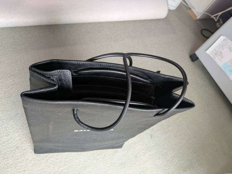 バレンシアガ  （ブランドバッグ）の商品画像 - 査定依頼日：2024年12月29日 - 最高査定価格：24,000円