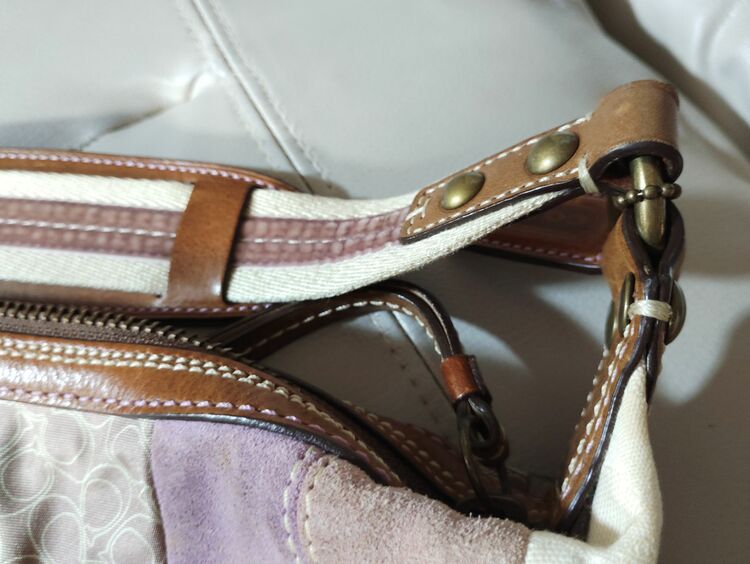 コーチショルダーバッグ（ブランドバッグ）の商品画像 - 査定依頼日：2025年9月4日 - 最高査定価格：3,000円