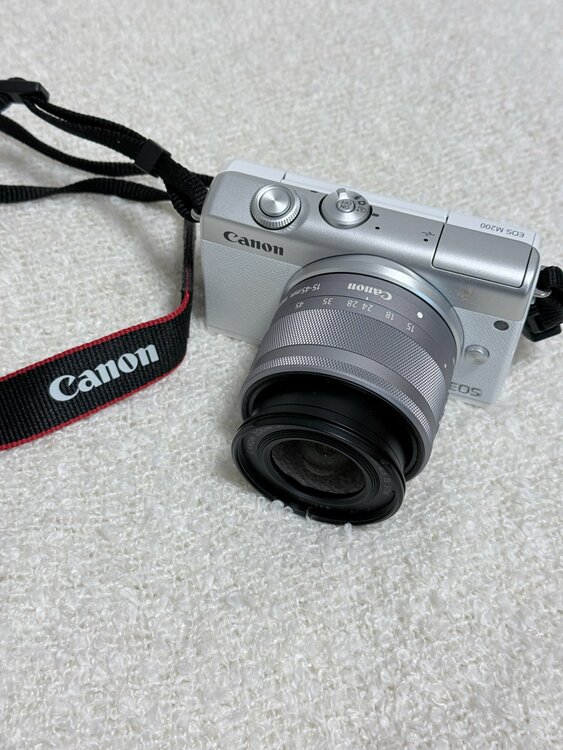 Canon EOS M200 本体＋レンズ（カメラ）の商品画像 - 査定依頼日：2026年7月10日 - 最高査定価格：70,000円