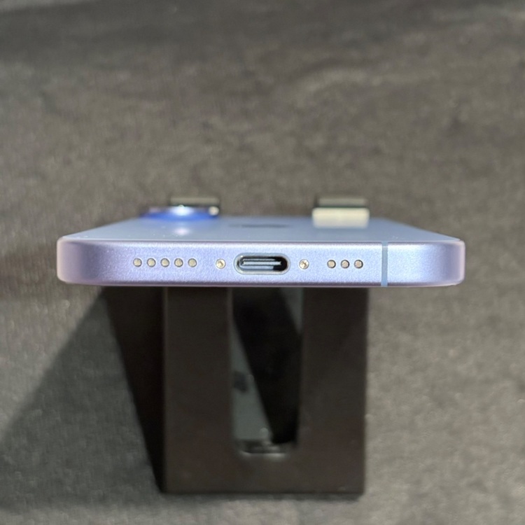 iPhone16 ウルトラマリン 128GB simフリー（スマホ）の商品画像 - 査定依頼日：2025年10月21日 - 最高査定価格：63,000円