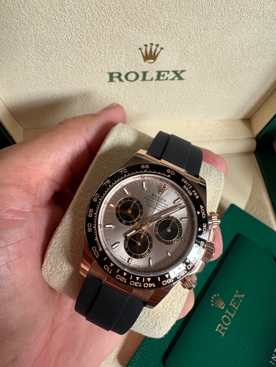 ロレックス デイトナ 126515l（高級時計）の商品画像 - 査定依頼日：2026年1月24日 - 最高査定価格：8,150,000円