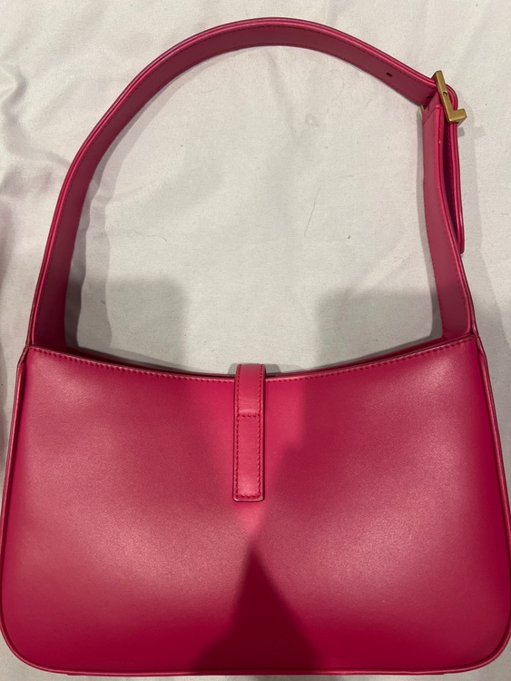 le 5 à 7（ブランドバッグ）の商品画像 - 査定依頼日：2025年10月10日 - 最高査定価格：113,000円