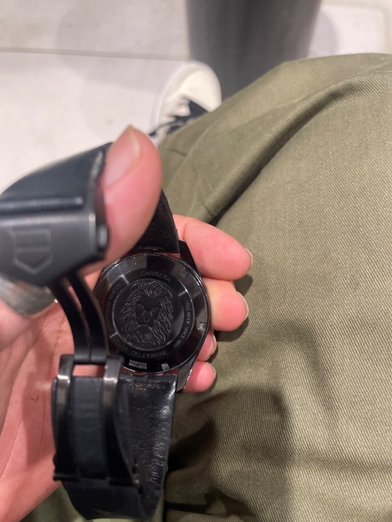 タグホイヤー カレラ WAR101AWWU667（高級時計）の商品画像 - 査定依頼日：2025年11月12日 - 最高査定価格：150,000円