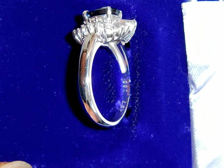 鑑定書を参照してください。　未使用品となります（宝石）の商品画像 - 査定依頼日：2025年11月12日 - 最高査定価格：70,000円