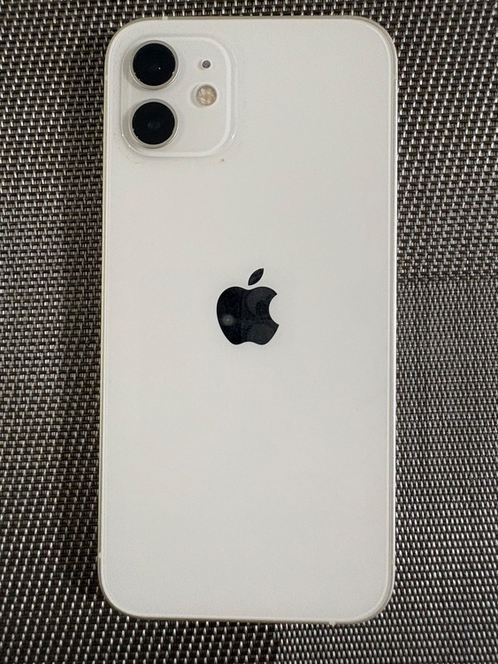 iPhone12 ホワイト（スマホ）の商品画像 - 査定依頼日：2026年9月30日 - 最高査定価格：16,000円