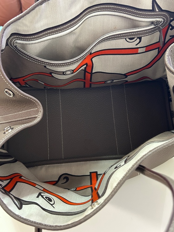 ガーデンパーティー  スティープル　ＭＭ（ブランドバッグ）の商品画像 - 査定依頼日：2025年10月9日 - 最高査定価格：280,000円