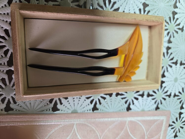 鼈甲かんざし（美術品・骨董品）の商品画像 - 査定依頼日：2026年5月15日 - 最高査定価格：1,000円