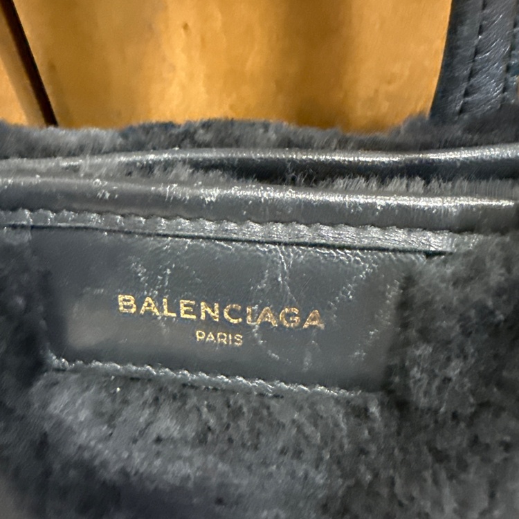 バレンシアガ  （ブランドバッグ）の商品画像 - 査定依頼日：2025年12月12日 - 最高査定価格：33,000円