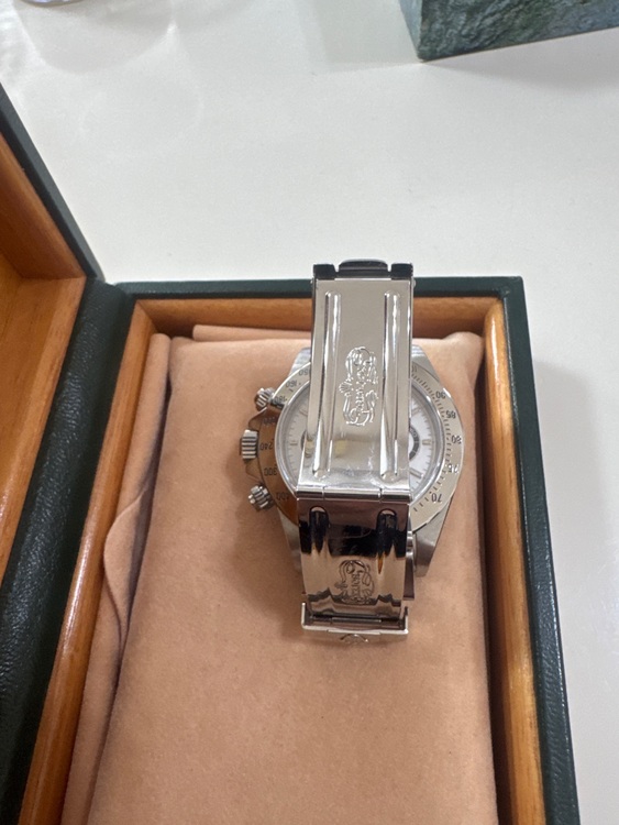 ロレックス デイトナ 1652（高級時計）の商品画像 - 査定依頼日：2025年10月21日 - 最高査定価格：3,800,000円