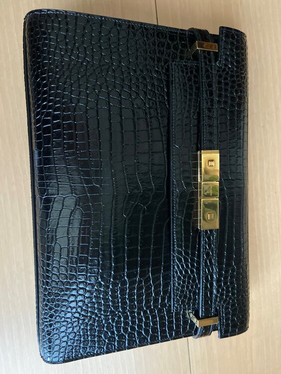 イブサンローラン  （ブランドバッグ）の商品画像 - 査定依頼日：2025年2月25日 - 最高査定価格：160,000円