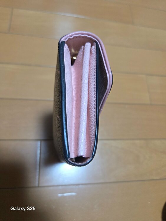 フォールフォーユーポルトフォイユサラ（ブランド財布・小物）の商品画像 - 査定依頼日：2026年4月26日 - 最高査定価格：60,000円