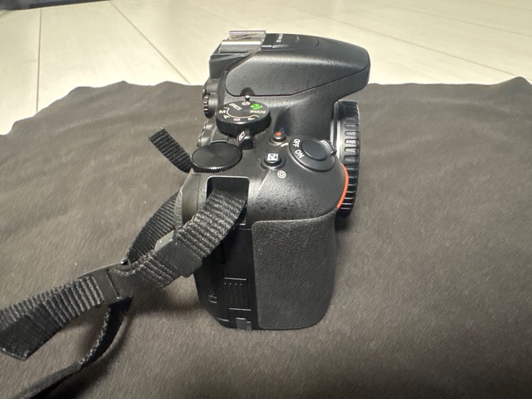 D5500 18-140VRKit（カメラ）の商品画像 - 査定依頼日：2026年5月9日 - 最高査定価格：29,100円