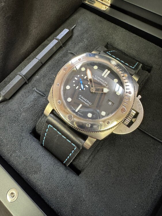 パネライサブマーシブル（高級時計）の商品画像 - 査定依頼日：2025年5月19日 - 最高査定価格：700,000円