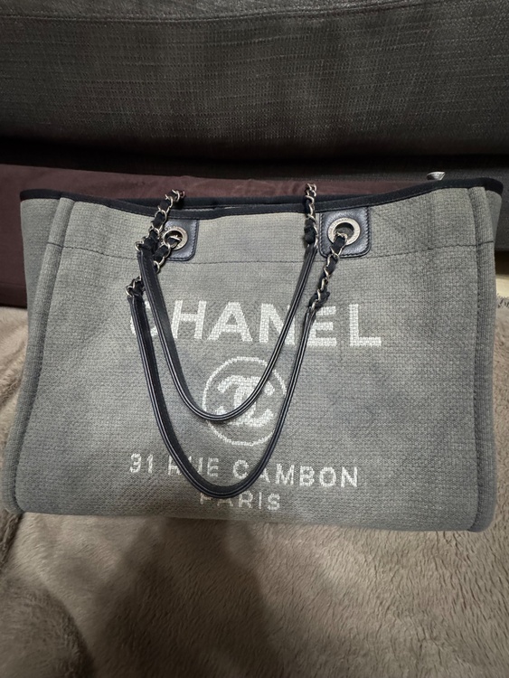 ドーヴィル（ブランドバッグ）の商品画像 - 査定依頼日：2026年3月24日 - 最高査定価格：260,000円