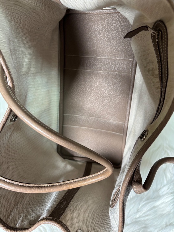 エルメス  ガーデンパーティ PM 刻印□O ネゴンダ レザー エトゥープ （ブランドバッグ）の商品画像 - 査定依頼日：2025年10月30日