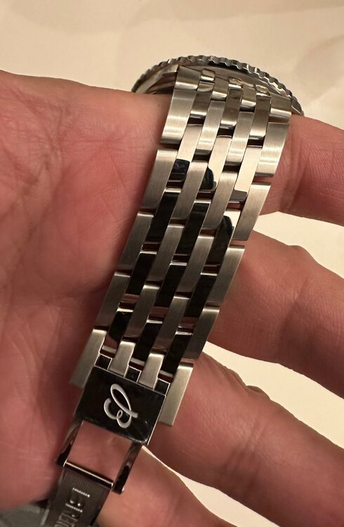 ブライトリング ナビタイマー AB013（高級時計）の商品画像 - 査定依頼日：2025年5月9日 - 最高査定価格：840,000円