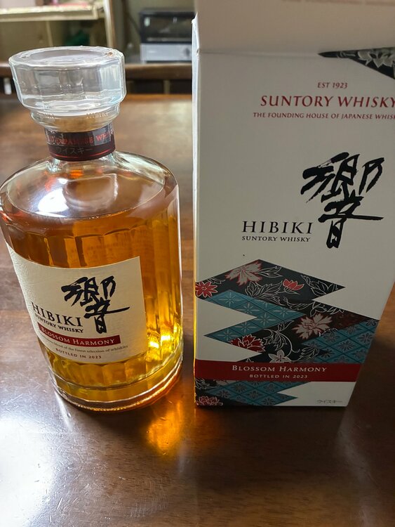 響（お酒）の商品画像 - 査定依頼日：2026年8月3日 - 最高査定価格：28,000円