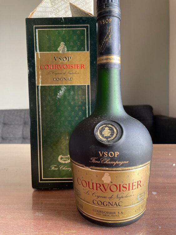 ブランデー クルボアジェ （お酒）の商品画像 - 査定依頼日：2025年3月12日 - 最高査定価格：1,000円