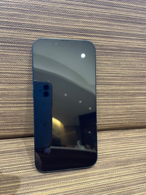 iPhone 13 128GB docomo（スマホ）の商品画像 - 査定依頼日：2025年10月8日 - 最高査定価格：30,000円