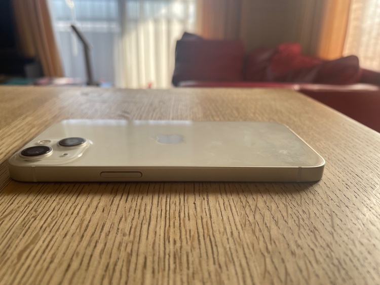 iPhone 13 128GB Softbank（スマホ）の商品画像 - 査定依頼日：2026年2月18日 - 最高査定価格：36,000円