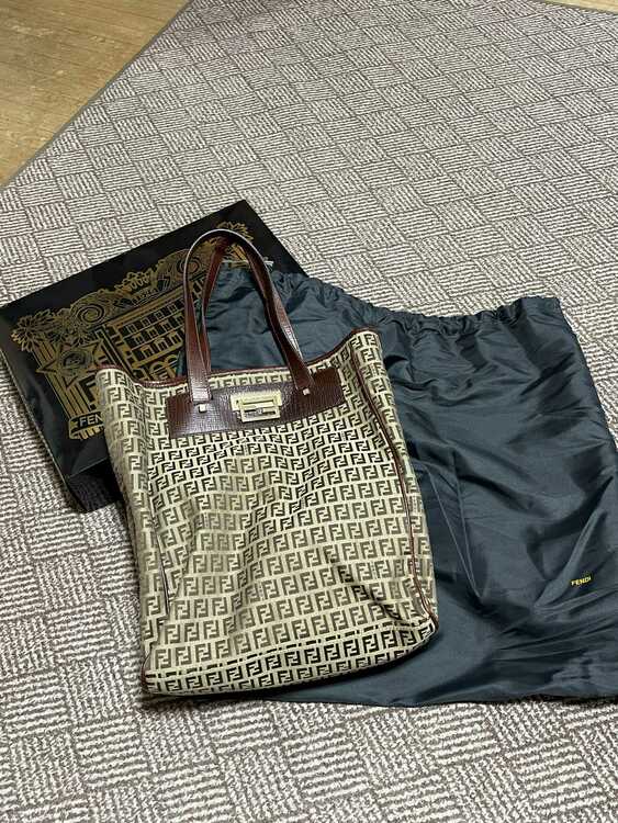 フェンディ  （ブランドバッグ）の商品画像 - 査定依頼日：2025年6月20日 - 最高査定価格：30,000円