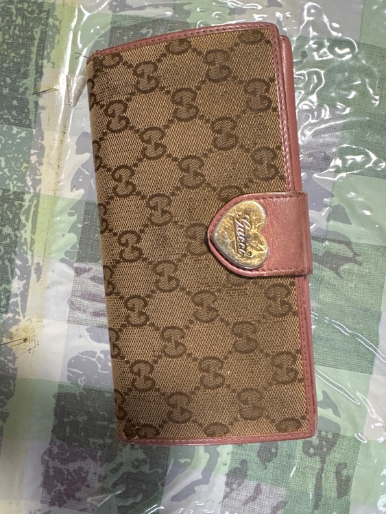 長財布（ブランド財布・小物）の商品画像 - 査定依頼日：2025年10月12日 - 最高査定価格：1,500円