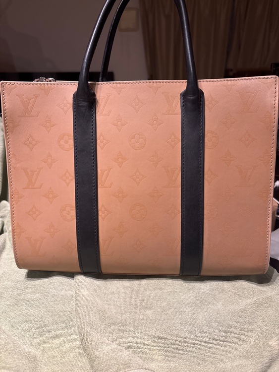 ヴェリートート（ブランドバッグ）の商品画像 - 査定依頼日：2026年3月22日 - 最高査定価格：110,000円