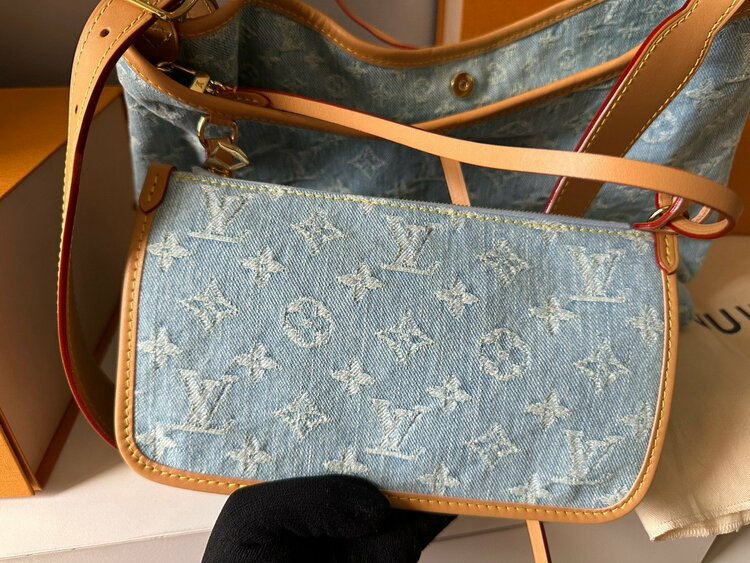 Carryall（ブランドバッグ）の商品画像 - 査定依頼日：2026年7月29日 - 最高査定価格：320,000円