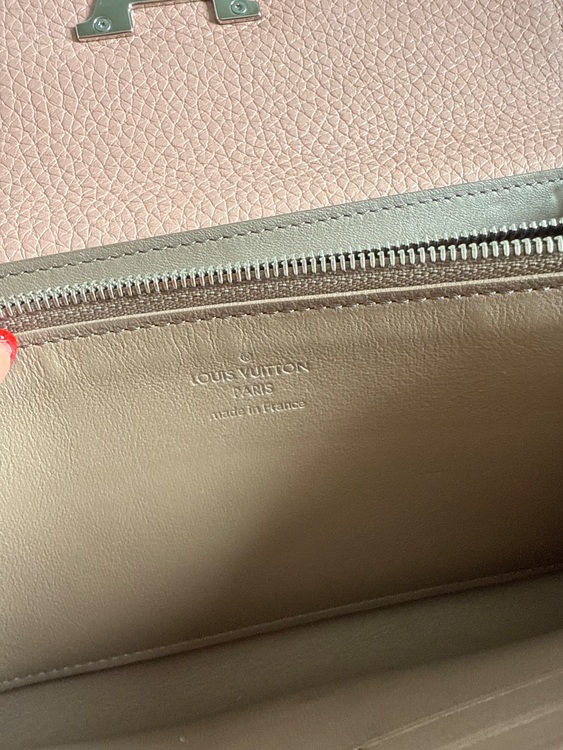 財布（ブランド財布・小物）の商品画像 - 査定依頼日：2025年7月24日 - 最高査定価格：15,000円