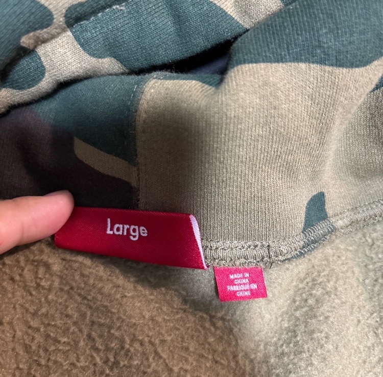 supreme big logo zip up hooded（古着・ファッション）の商品画像 - 査定依頼日：2026年8月23日 - 最高査定価格：16,000円