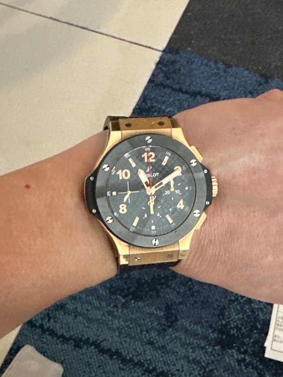 ウブロ ビックバン 114229（高級時計）の商品画像 - 査定依頼日：2025年12月7日 - 最高査定価格：1,400,000円