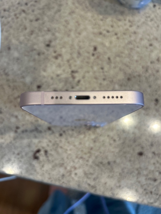 iPhone 13 128GB Softbank（スマホ）の商品画像 - 査定依頼日：2026年4月19日 - 最高査定価格：36,000円