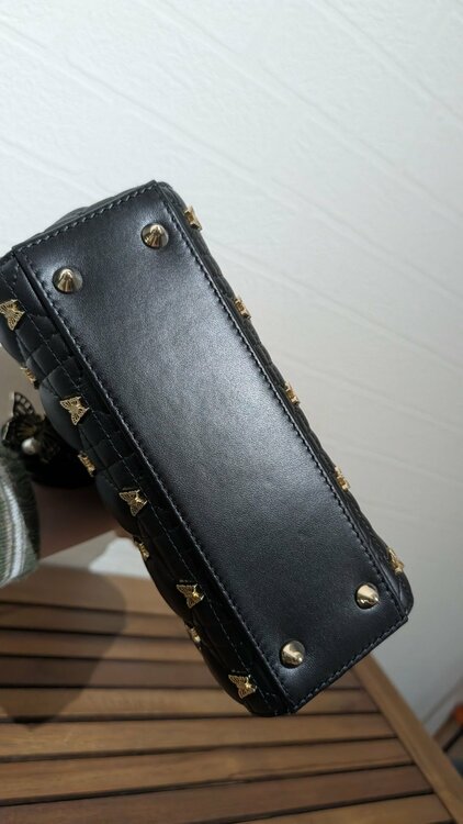 ディオールブックトート（ブランドバッグ）の商品画像 - 査定依頼日：2026年4月27日 - 最高査定価格：440,000円