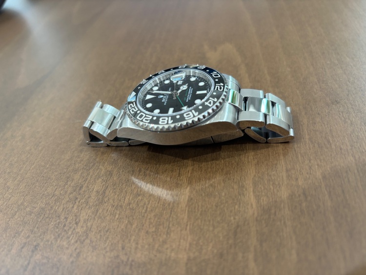 ロレックス GMTマスター 116710lm（高級時計）の商品画像 - 査定依頼日：2025年11月2日 - 最高査定価格：1,900,000円