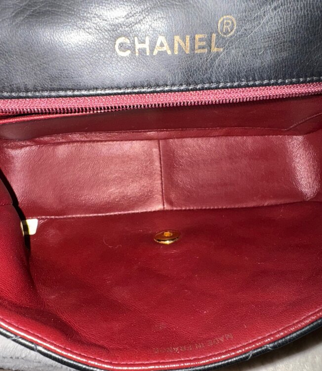 ダイアナフラップ（ブランドバッグ）の商品画像 - 査定依頼日：2025年3月29日 - 最高査定価格：300,000円