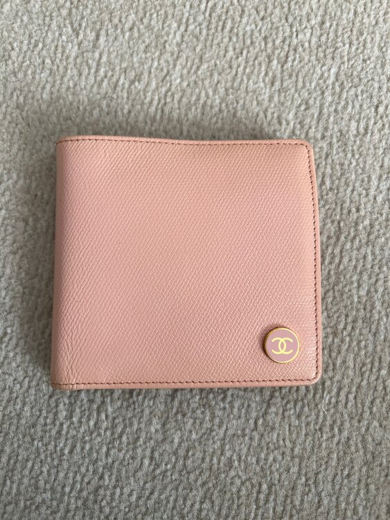 財布（ブランド財布・小物）の商品画像 - 査定依頼日：2024年11月30日 - 最高査定価格：10,000円