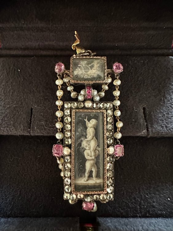 アンティークジュエリー4点（金・貴金属）の商品画像 - 査定依頼日：2023年8月21日 - 最高査定価格：400,000円