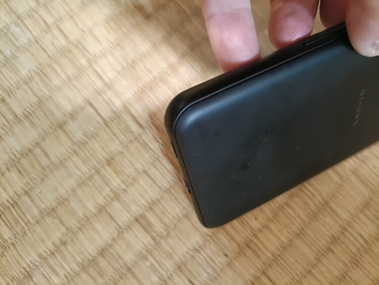 fcg01（スマホ）の商品画像 - 査定依頼日：2026年7月18日 - 最高査定価格：2,100円