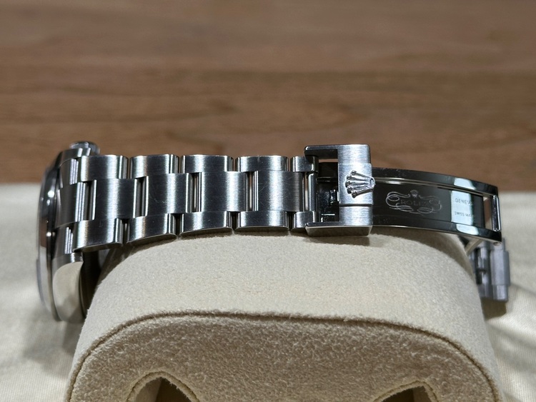 ロレックス エクスプローラー 12427（高級時計）の商品画像 - 査定依頼日：2025年8月1日 - 最高査定価格：1,150,000円