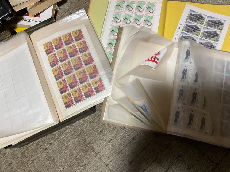 切手１０冊ぐらい（切手）の商品画像 - 査定依頼日：2026年2月13日 - 最高査定価格：80,000円