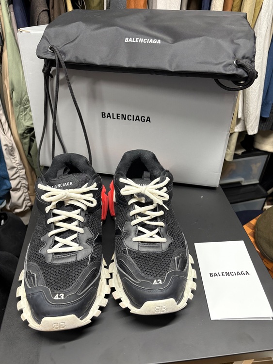 バレンシアガ  （ブランドバッグ）の商品画像 - 査定依頼日：2025年11月9日 - 最高査定価格：30,000円