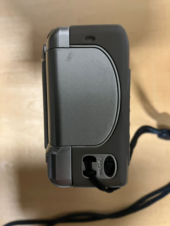 コニカ　Q −M100 デジタルカメラ（カメラ）の商品画像 - 査定依頼日：2025年2月16日