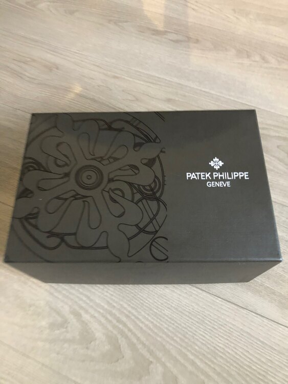 パテックフィリップ アクアノート 5167A-00（高級時計）の商品画像 - 査定依頼日：2025年4月17日 - 最高査定価格：8,000,000円