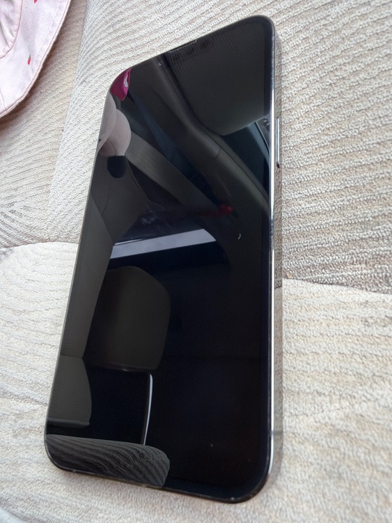 iPhone iPhone 13 Pro 256GB au（スマホ）の商品画像 - 査定依頼日：2026年8月26日 - 最高査定価格：45,500円