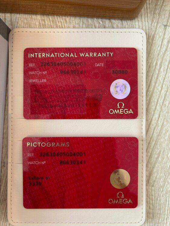 オメガ スピードマスター 326.30.40.50.04.001（高級時計）の商品画像 - 査定依頼日：2025年5月24日 - 最高査定価格：400,000円