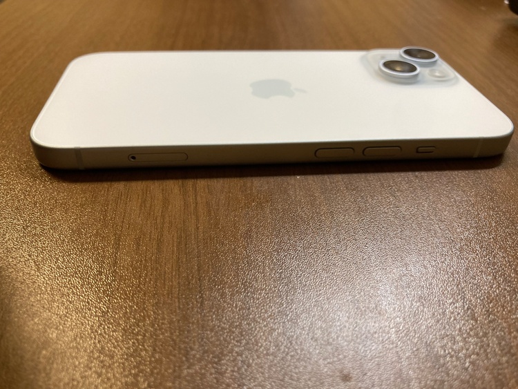 iPhone iPhone 15 256GB SIMフリー（スマホ）の商品画像 - 査定依頼日：2026年9月24日 - 最高査定価格：75,000円