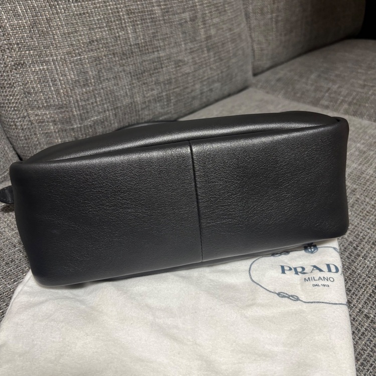 プラダ  （ブランドバッグ）の商品画像 - 査定依頼日：2025年9月4日 - 最高査定価格：243,000円