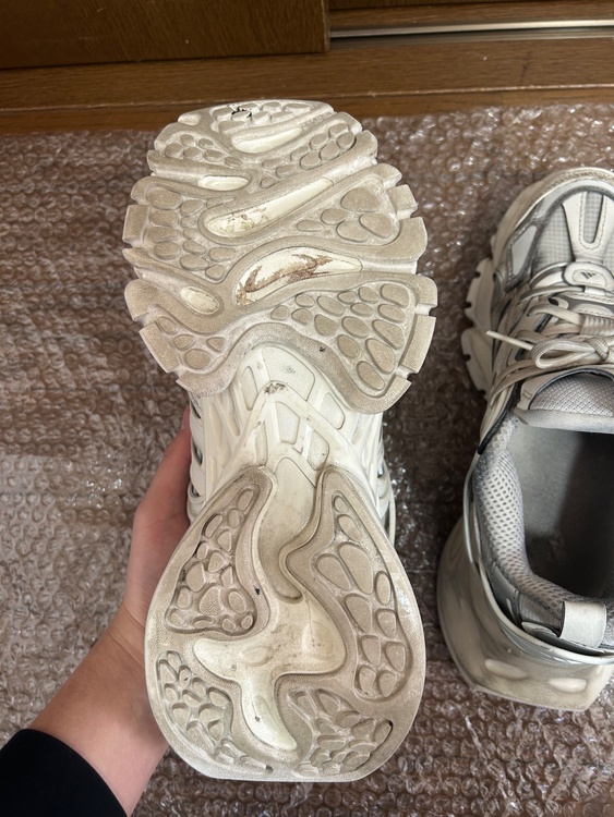 adidasXLG Runner deluxe（古着・ファッション）の商品画像 - 査定依頼日：2026年2月19日 - 最高査定価格：100,000円