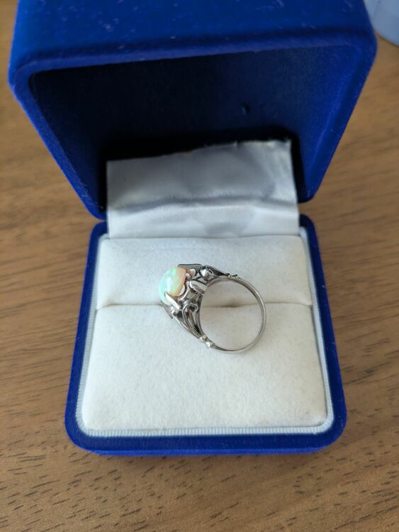 オパールリング（金・貴金属）の商品画像 - 査定依頼日：2025年10月10日 - 最高査定価格：100,000円