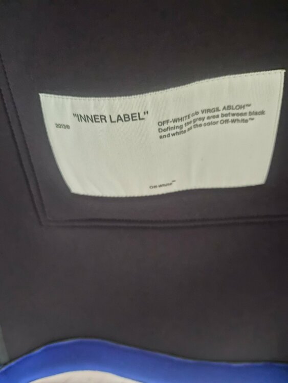 ロングコート（古着・ファッション）の商品画像 - 査定依頼日：2026年3月28日 - 最高査定価格：2,000円